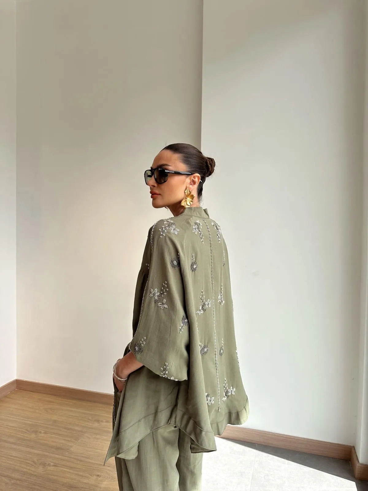 Conjunto Calça e Camisa Aurora Bordada